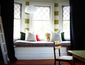 modern-colorful-bay-window-seating